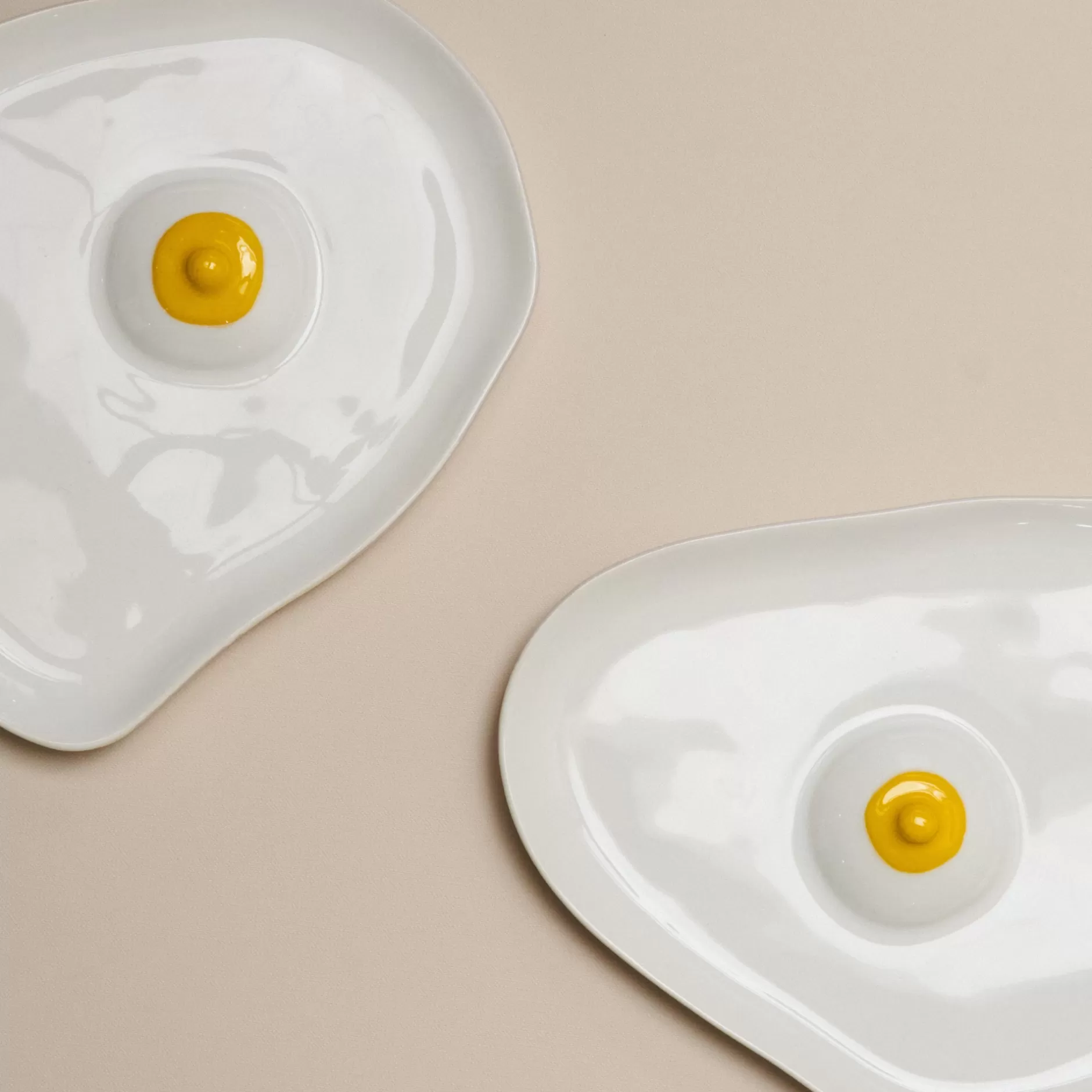 Anissa Kermiche Tatas Plates (High-Shine White, Yellow) New